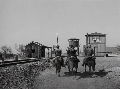 Qui est la vedette américaine du film ''Le train sifflera trois fois" ?