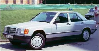 Cette voiture est une ...