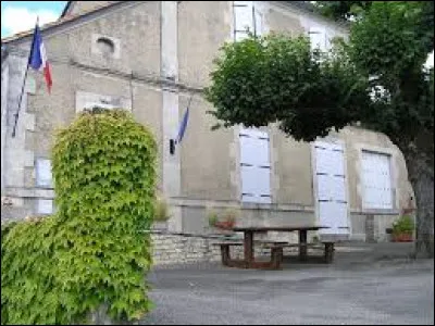Ancienne commune Charentaise, Sonneville se situe en région ...
