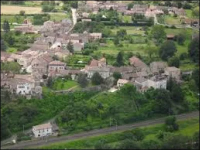 Village de Bourgogne-Franche-Comté, dans l'arrondissement de Mâcon, Le Villars se situe dans le département ...