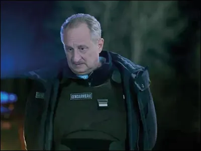 Dans sa vie personnelle, Roland a du mal à...