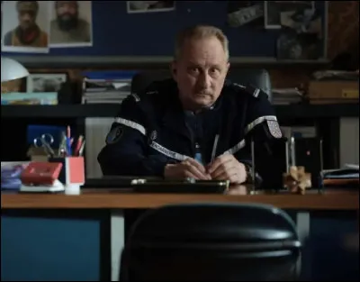 Qui joue le personnage de Roland ?