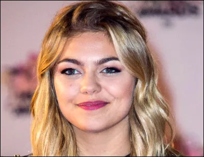 Vous allez me trouver bête, mais j'ai oublié son nom de jeune fille ! Peux-tu me le rappeler s'il te plaît ?