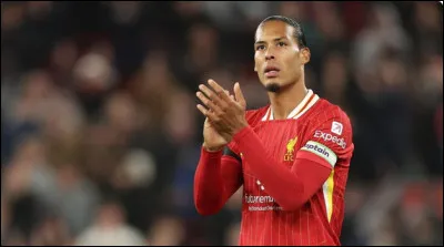 Qui est ce joueur évoluant à Liverpool ?