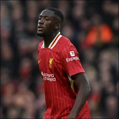 Qui est ce joueur évoluant à Liverpool ?