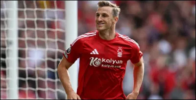 Qui est ce joueur évoluant à Nottingham Forrest ?