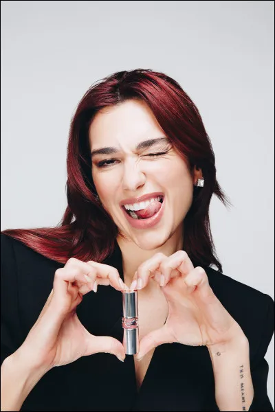 Quel est le mois de naissance de Dua Lipa ?
