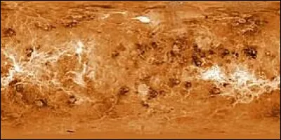 Nommé en l'honneur de la mathématicienne, physicienne et philosophe, Sophie Germain (1771-1831), sur quelle planète se situe le cratère ''Germain'' ?