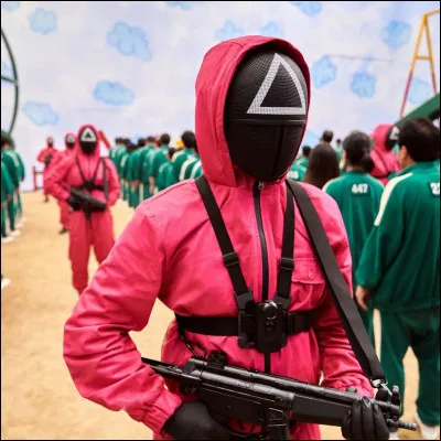 Lorsqu'ils arrivent sur l'île, quel est le premier jeu auquel ils jouent ?