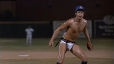 Ron Shelton a r&eacute;alis&eacute; ce film, o&ugrave; Robbins interpr&egrave;te Ebby Calvin LaLoosh, qui a pour titre...