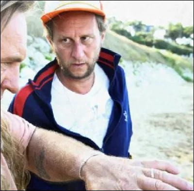 Quel est ce film de Benoît Delépine et Gustave Kervern où Poelvoorde joue un récupérateur de métal ?