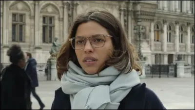 Comment s'appelle cette série créée par Noémie Saglio, Julien Teisseire et Chris Lang, et dans laquelle Hanrot joue Elsa Payette ?