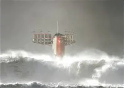 Les cinquanti&egrave;mes hurlants est le nom attribu&eacute; aux latitudes situ&eacute;es entre les 50e et 60e parall&egrave;les. Dans quel oc&eacute;an se situe ce lieu ?