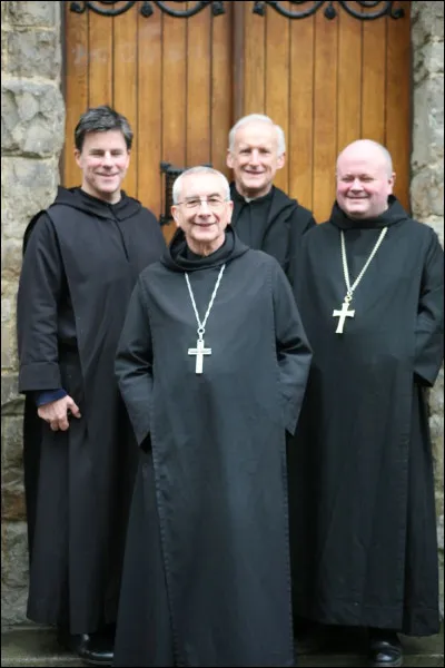 Qul sont ces moines de l'orde religieux fondé par Saint-Benoît vers 529 ?