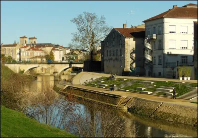 Combien de bouteilles de Champagne contient un Salmanazar ?