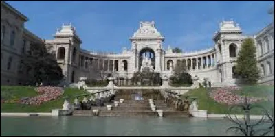 Que faut-il ajouter à "pal" pour obtenir le nom d'une vaste et somptueuse demeure ?