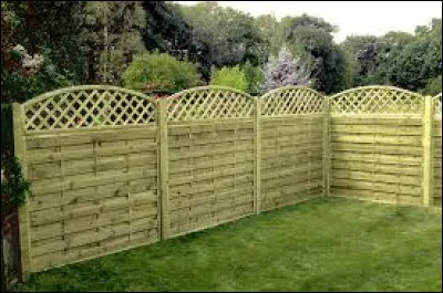 Que faut-il ajouter à "pal" pour obtenir le nom donné généralement à une clôture en bois ?