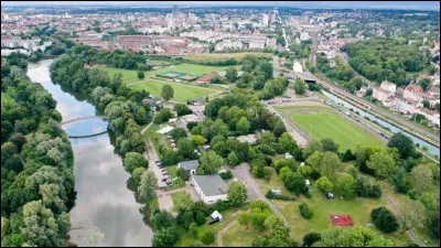 Quel cours d'eau traverse Mulhouse, principale ville du département du Haut-Rhin ?