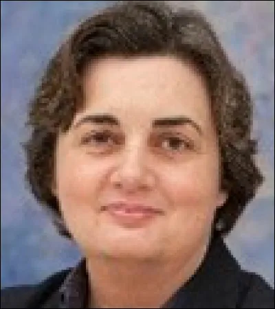 11-	Mais qui est cette présidente-directrice qui, en janvier 2025, a interpelé Rachida Dati sur l'état d'obsolescence avancé du Louvre qui nécessiterait des travaux de rénovation très importants