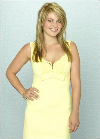 Continuons par trois actrices de sries des nineties... Elle tait l'ane des filles Tanner dans 'La Fte  la Maison' (mais si, rappelez-vous de la petite D. J. ! ) :