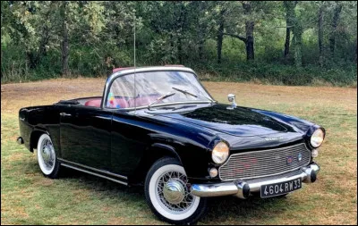 Quel est ce modèle en O produit par Simca de 1956 à 1962 ?