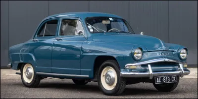Quel est ce modèle en E produit par Simca de 1956 à 1958 ?