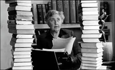 Lequel de ces personnage n'a pas été créé par Agatha Christie ?