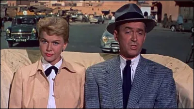 "L'Homme qui en savait trop" est le titre d'un film mis en scène par Alfred Hitchcock.