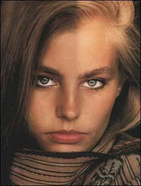 A d�but� sa carri�re dans 'Marche � l'ombre' :