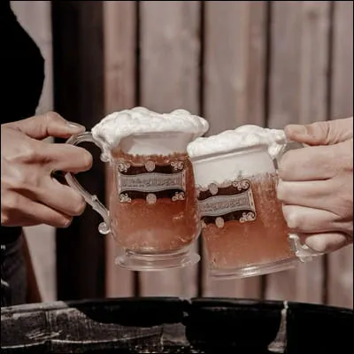 Alors, lorsque vous rencontrez de nouvelles personnes, à l'intérieur ou à l'extérieur de Poudlard, que remarquez-vous chez quelqu'un en premier lieu ?