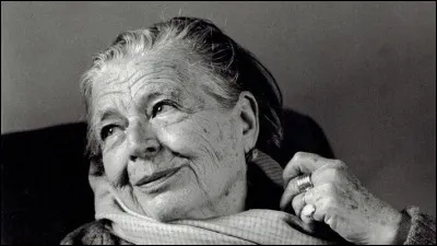 De quelle institution Marguerite Yourcenar était-elle membre ?