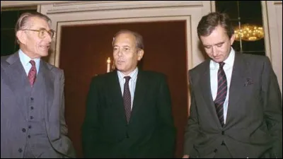 En juin, les groupes Moët Hennessy et Louis Vuitton se réunissent. Quel nouveau groupe est alors créé ?