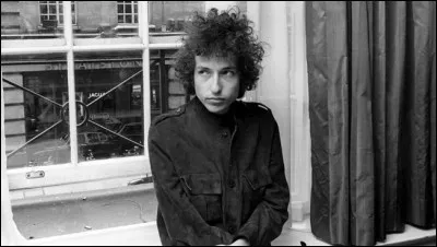 Quelle particularité a son 7ème album "Blonde on Blonde" enregistré en 1966 ?