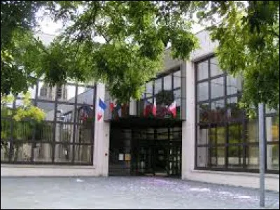 Ville Yvelinoise, Guyancourt se situe en r&eacute;gion ...