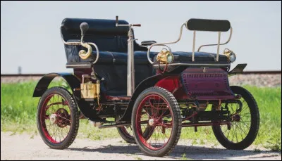 C'est l'une des formes les plus primitives d'automobile, avec le moteur encore sous l'habitacle. Le conducteur est ici assis &agrave; l'arri&egrave;re et fait face &agrave; ses passagers. Comment s'appelle cette carrosserie ?