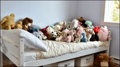 Est-ce que tu dors avec des peluches ?