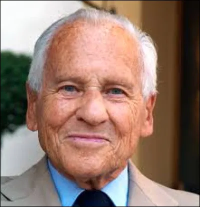 16 juin : 
L'écrivain, journaliste et philosophe, Jean d'Ormesson voit le jour. Auteur d'une quarantaine d'ouvrages, il travailla également durant des années pour un journal, surtout comme directeur général ; lequel ?