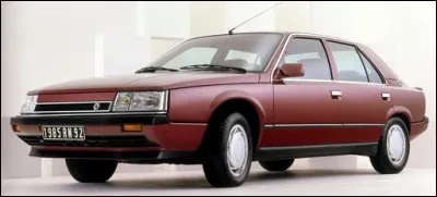 Avec son esthétique originale et son coffre bulle, qui a dessiné cette Renault 25 ?