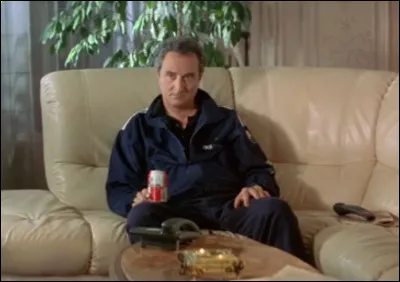 Quel match est en train de regarder Lucien Cheval ?