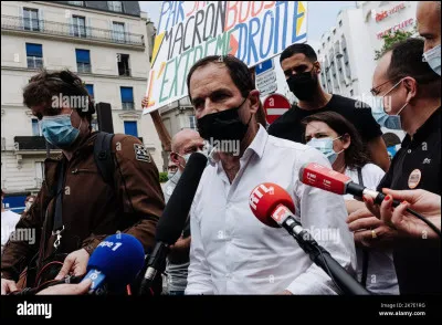 En quelle année apparaît la liberté syndicale ?