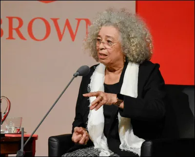 Pourquoi Angela Davis est-elle célèbre ?