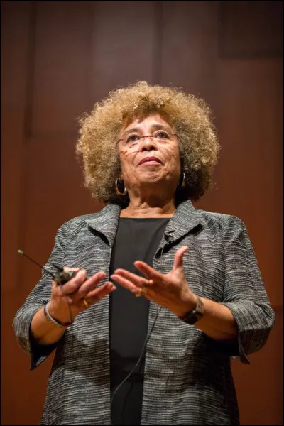 Angela Davis s'est-elle battue contre le sexisme ?
