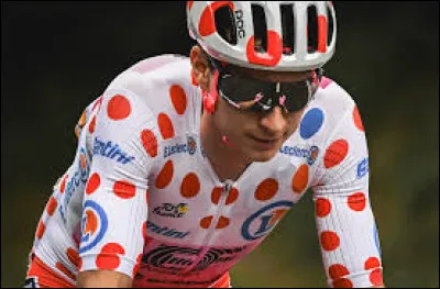 Depuis 2005, le maillot à pois distingue le leader du classement du grand prix de la montagne du Tour de France.