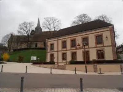 Village de l'arrondissement de Mortagne-au-Perche, en Normandie, Saint-Sulpice-sur-Risle se situe dans le département ...