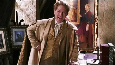 ''Harry Potter et la Chambre des secrets'' (deuxième film) : 
Quel est le nom du professeur qui enseigne la Défense contre les Forces du Mal ?