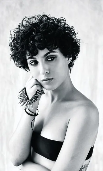 Quelle chanteuse, ayant représenté la France à l'Eurovision en 2021, a sorti le titre "Bravo" en 2024 ?