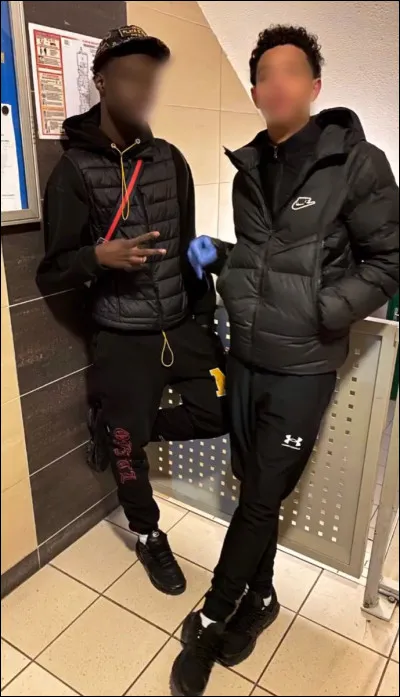 De quelle façon te sens-tu connecté(e) avec cette personne ?