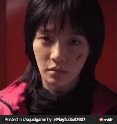 Quelle est la forme sur son masque ?