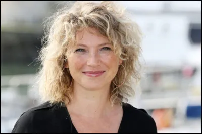 Quelle policière de série est interprétée par Cécile Bois ?