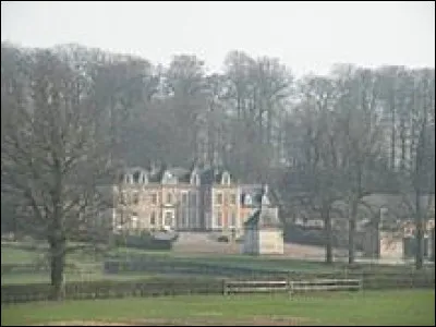 Je vous emmène dans les Hauts-de-France au château d'Esturval, au Parcq. Commune de l'arrondisement de Montreuil-sur-Mer, traversée par la Ternoise, elle se situe dans le département ...